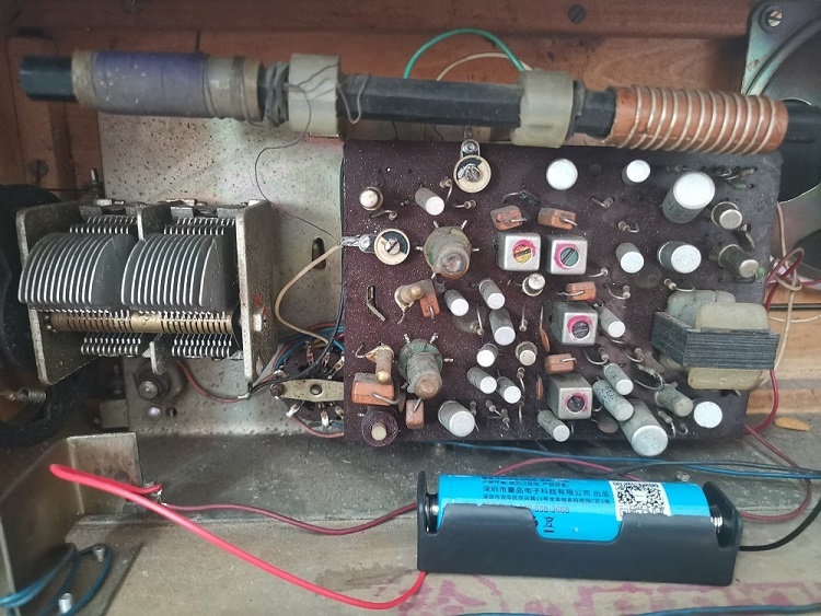长城JT602-2型收音机内部01.jpg